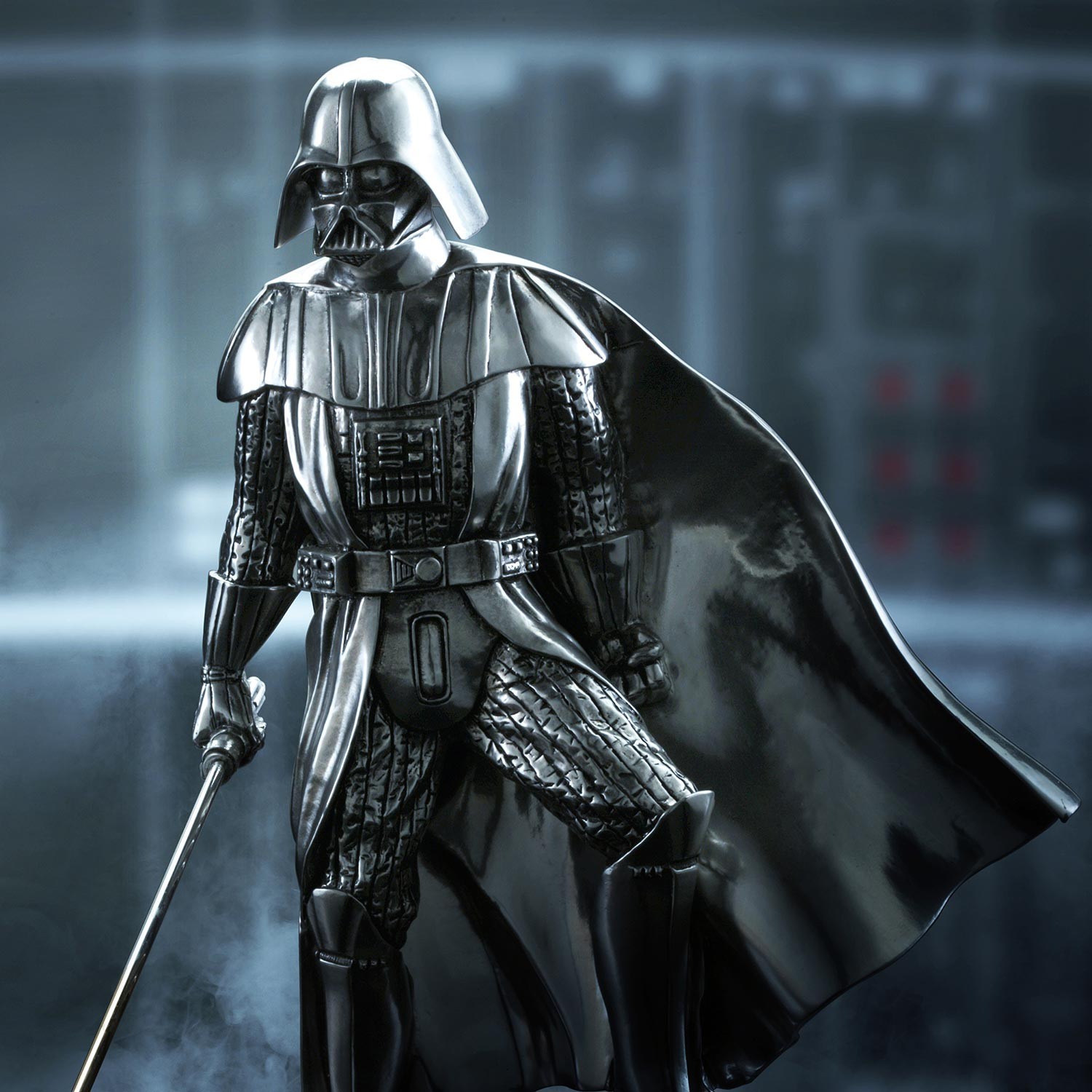 Darth Vader Figurine - Star Wars : Limited Edition Darth