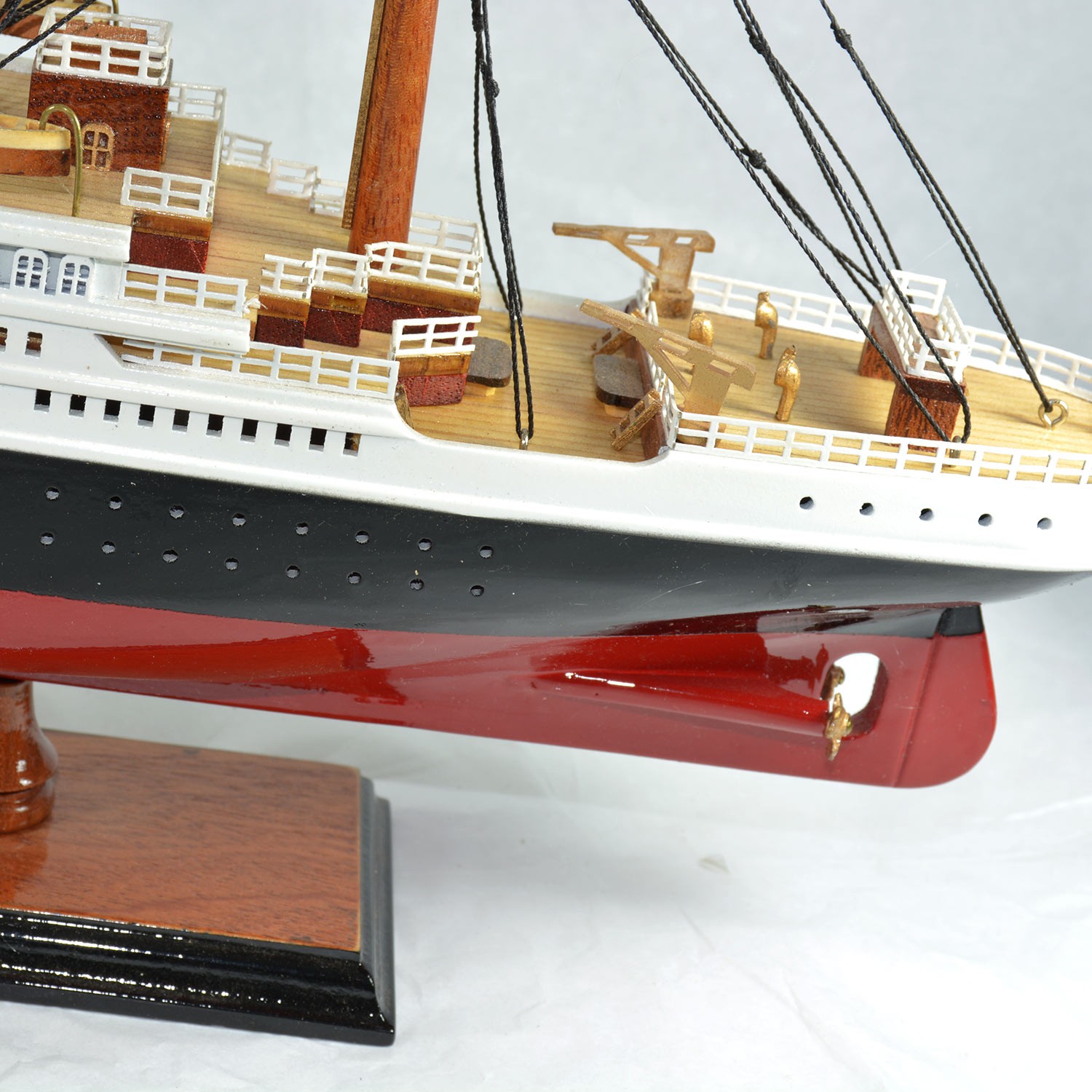 Handcrafted Titanic Wooden Cruise Ship Model Mahogany Replica Boat Titanic Wooden Cruise Ship Model Replica