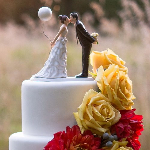 Leaning In For A Kiss - Balloon Wedding Cake Topper