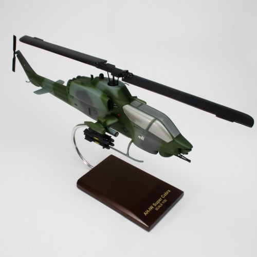 Bell AH-1W Super Cobra Model Scale:1/32
