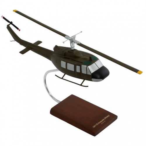 Sikorsky UH-1D Iroquois Model Scale:1/32