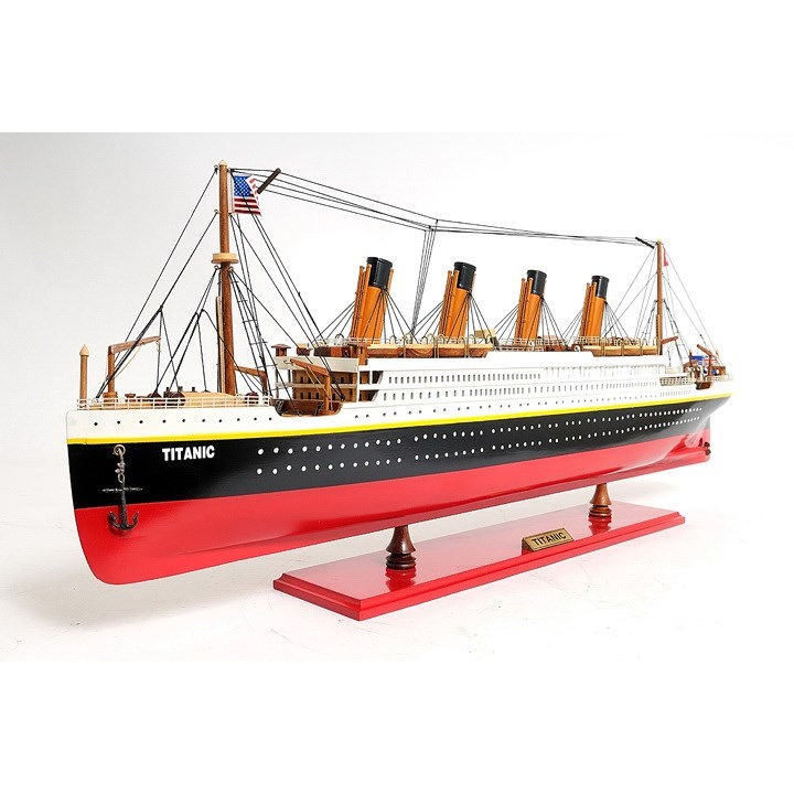Titanic Painted Small Cruise Ships Model