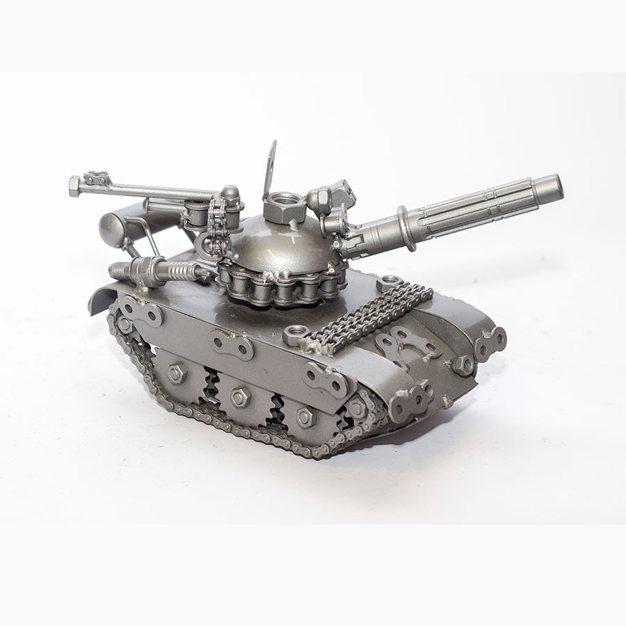 Metal Military Tank Model Sculpture Tank Recycled Scrap Metal Sculpture