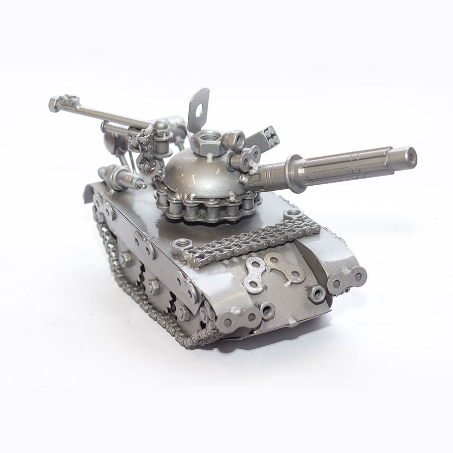 Metal Military Tank Model Sculpture Tank Recycled Scrap Metal Sculpture