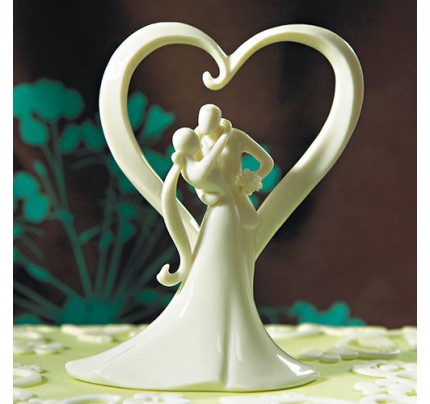 Stylish Embrace Traditional Figurine