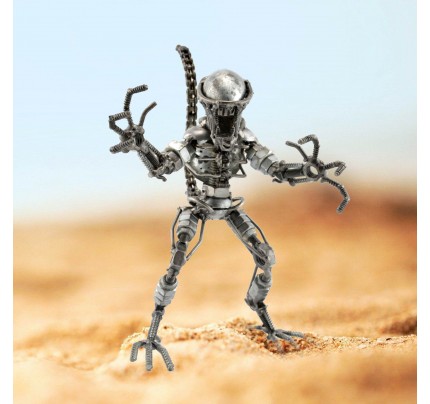 Alien Xenomorph Metal Sculpture model | Scrap Metal Sculpture Art